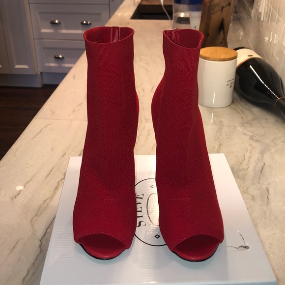 Steve Madden Lifted Cognac Booties - Picture 2 of 5